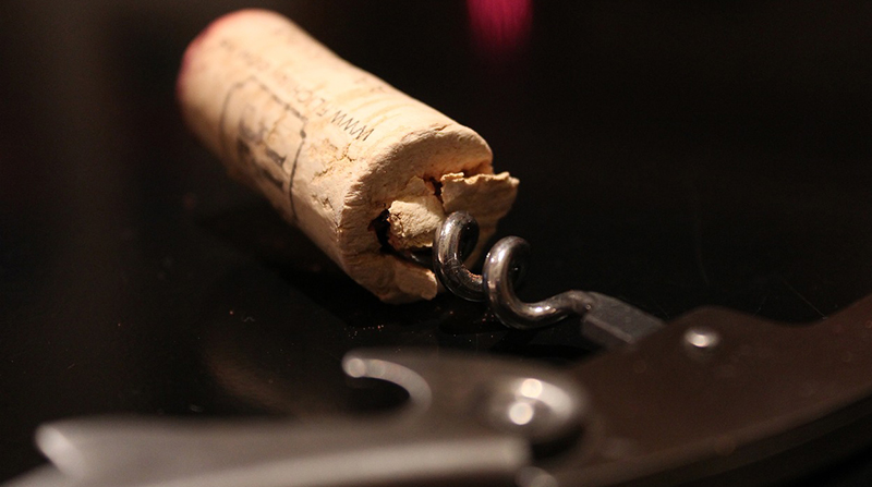 Γιατί Να Μην Αποθηκεύετε το Κρασί μετά το Άνοιγμα 2